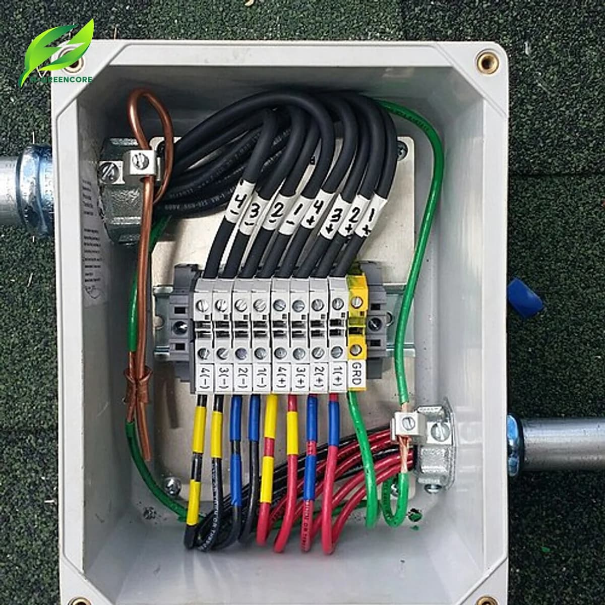 Hộp tủ nhựa ngoài trời IP65